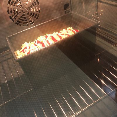 沙拉肉松芝士面包