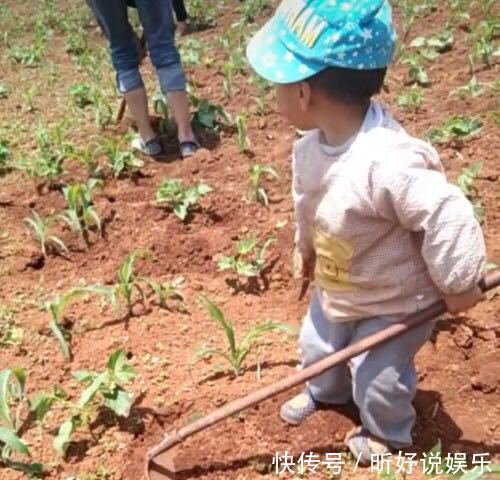 薛爸爸|宝爸送宝宝去农村奶奶家，一个星期后去接宝宝，乐得哈哈大笑