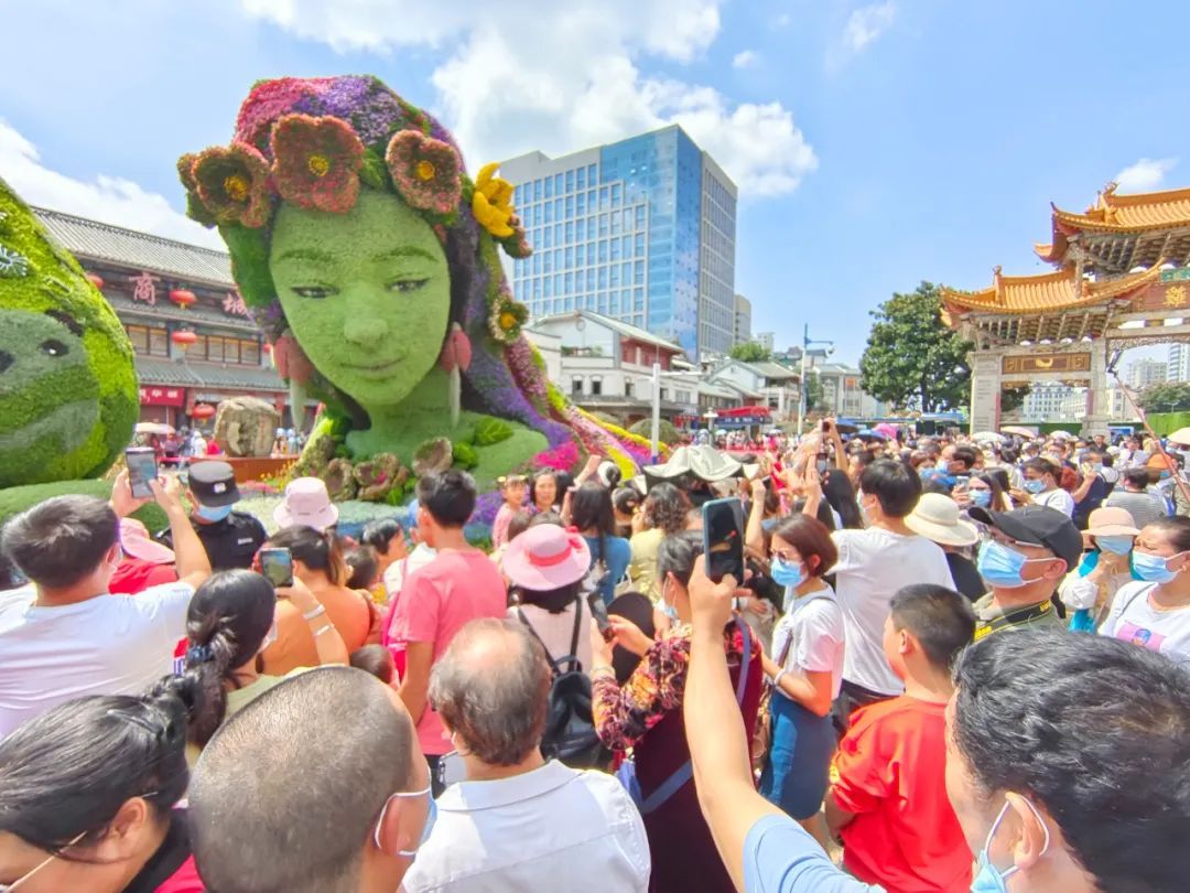 假期|假期首日，全国多地景区火爆！你去的景点人多吗？