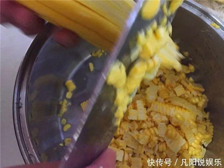 玉米棒子扔盆里,洒点水就发芽了,7天长一把绿苗!