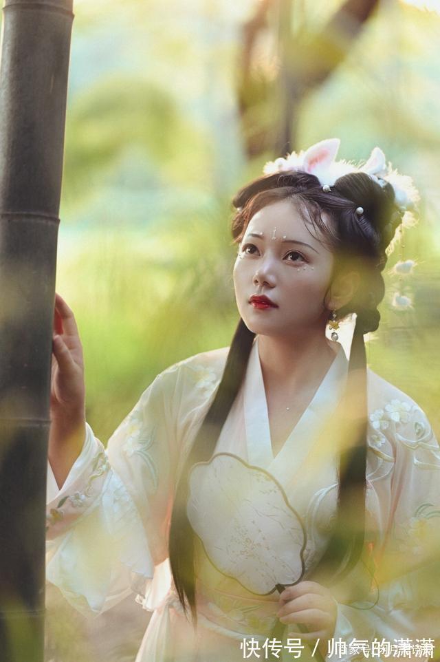 梦醒@七绝·十三首丨花前月下无人语,月下花前淡淡浓