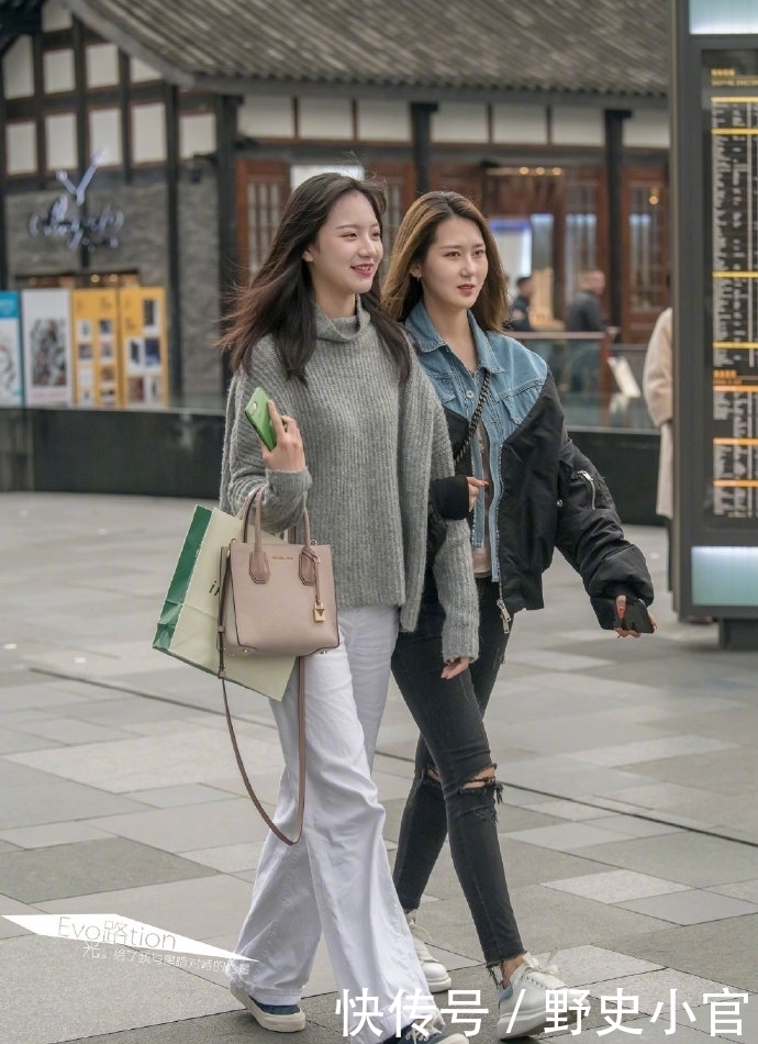 显高|街拍:冬季单品花样搭配,时髦好看还显瘦显高,每天这么穿都新鲜