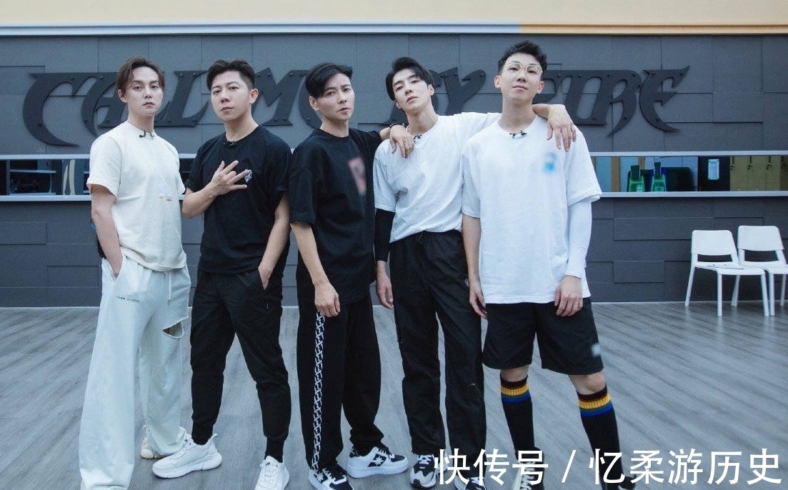 趙文卓|情懷決定觀眾嗜好！張晉組再機(jī)靈，也不敵陳小春的“一杯二鍋頭”