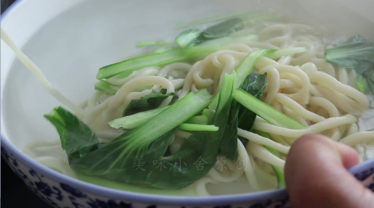 炒拉条子的家常做法，筋道爽滑，味道比饭店里的还好吃