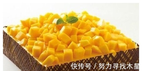 面皮|一个芒果两张面皮，教你在家做芒果派，甜蜜香浓大人小孩都爱！