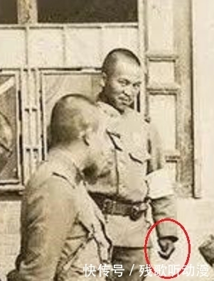 畏惧|一位毫不畏惧,与4个日军对峙的抗日小战士!