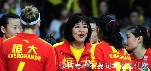 美国|中国女排传奇人物，年老仍带队出赛，她的人生远比电影精彩