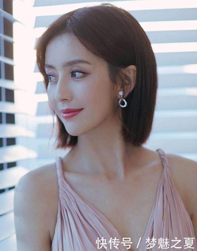 减龄|不管你颜值有多高,都别烫卷发来显老,这4款发型减龄又时尚