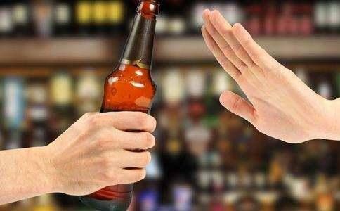 胃不好的人，尽量别空腹吃4类食物