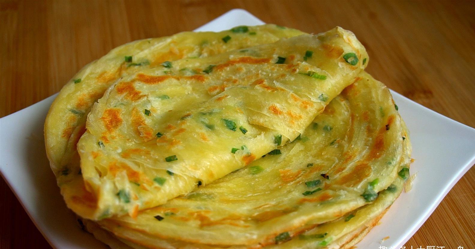 凉了也不硬的葱花饼,究竟怎样做才好吃?面点师教你正确做法