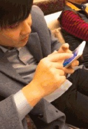 |搞笑GIF：女人就像是一把沙子 不管你怎么抓都会漏的