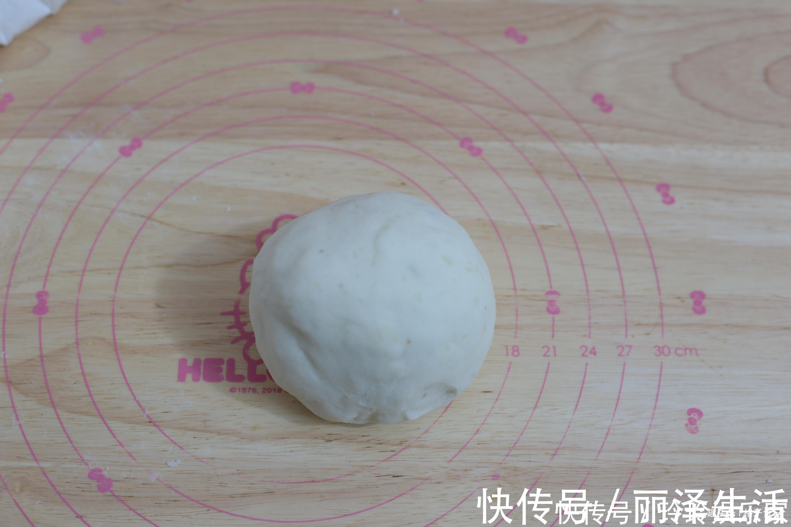 过年小吃最爱此道黄金卷,金黄酥脆还会拉丝,老少都爱吃,特香