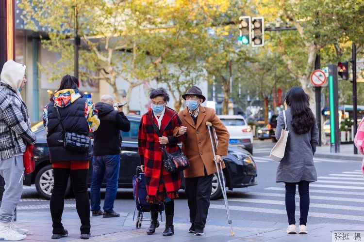 打疫苗|冬春注意多病共防,上海卫健专家划重点:不扎堆、少聚集、戴口罩、打疫苗