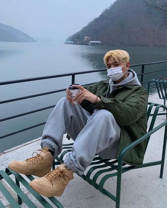 今夏令人上瘾的“校服”套装