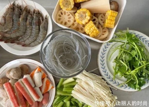 巨费|麻辣香锅这样做,闺蜜三人抱着锅都吃不够,巨费米饭