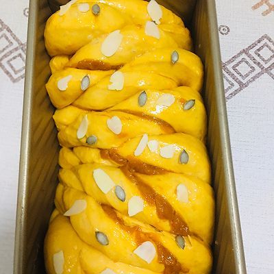 南瓜夹馅奶香土司