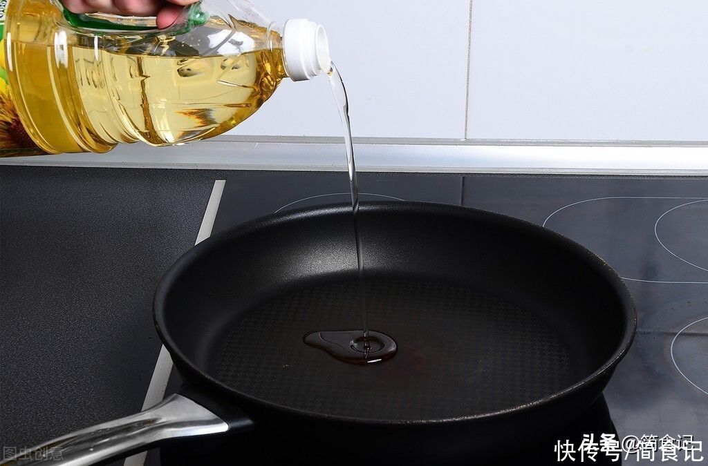 width|夏天，花生油和菜籽油，该吃哪种？营养师：差别不止一点，别乱买