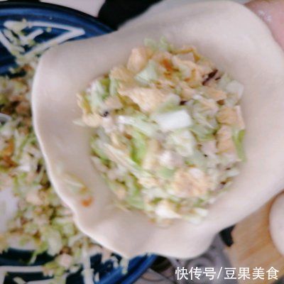 把全家人征服的包菜素馅馅饼，好吃到过分