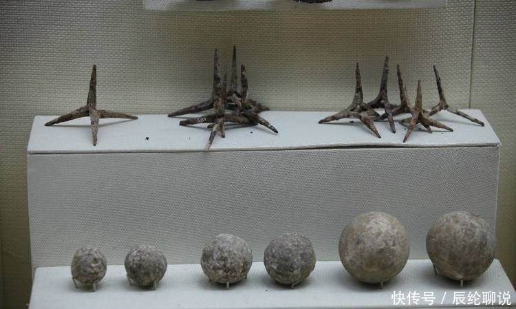 研究|妇好墓出土一个鸟爪形“暗器”,专家经过研究说:它应该是铜鐏