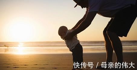 父母|在育儿路上,父母总是更需要安慰的那一个