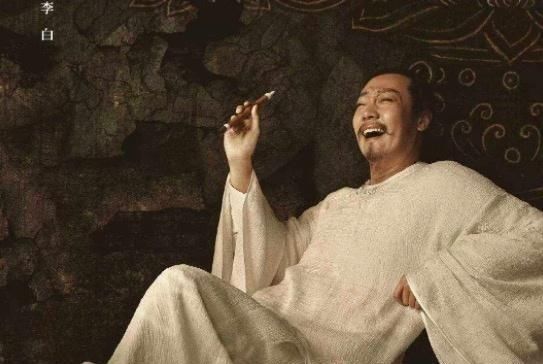 经典|李白最经典的一首诗,惊艳了整个盛唐,最后两句是千古名句