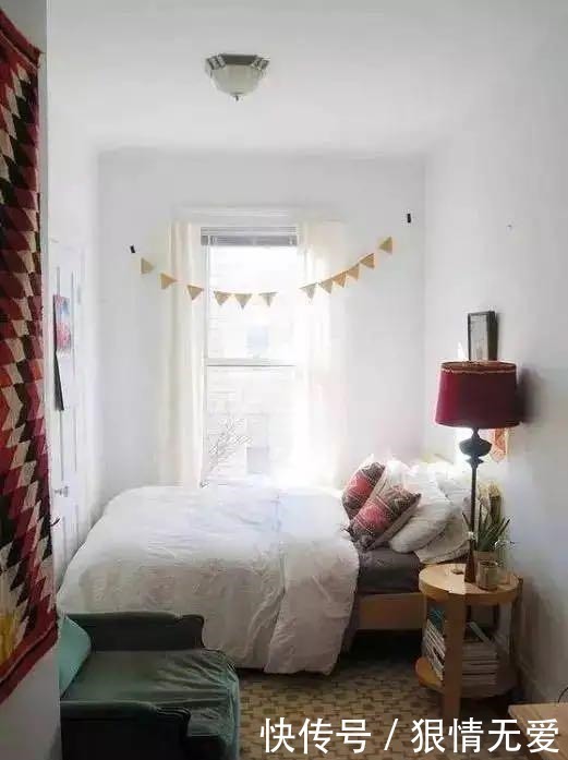 拥挤|卧室再小都不用担心，这样布置再也不会显得拥挤，比榻榻米还实用！