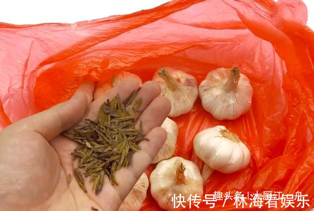 小苏打|原来保存大蒜这么简单，教你5招保存方法，大蒜放一年不发芽