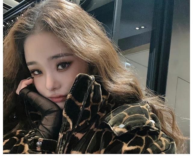 宋智雅陷入假货事件后,节目中牵手的男嘉宾被发现已取关女方,这速度太快了