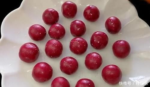 火龙果别再直接吃,学会此做法,软糯香甜,孩子一顿2个不够