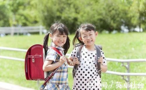 儿子|宝爸每天主动要求去接孩子,儿子的话让妈妈醒悟,原来如此