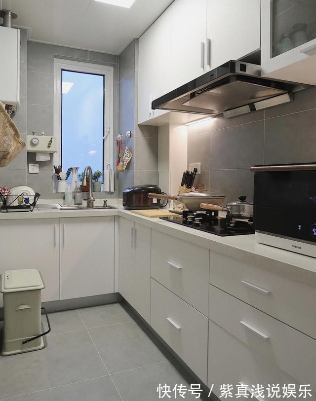 不花哨|装修坚持“不花哨”有多重要?我家厨房用了5年,如今依然耐看