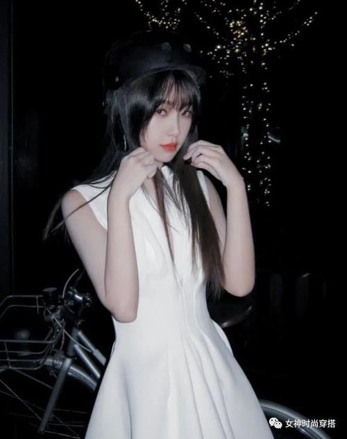 “碎花裙”比“纯色裙”更显气质？深度解析它俩，爱裙子的快看看