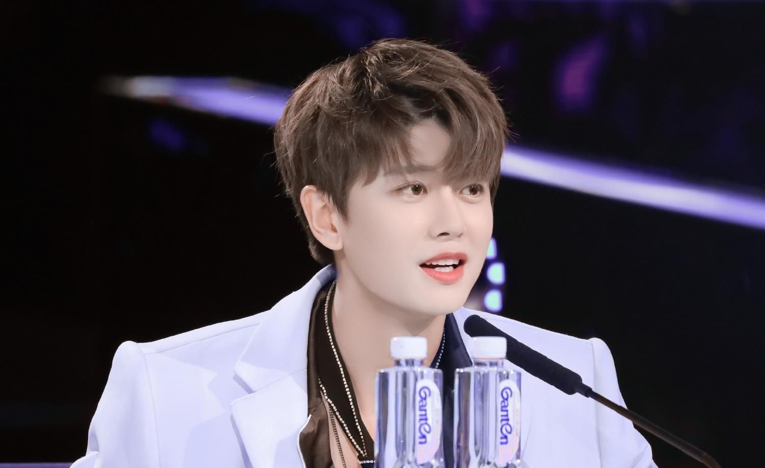 吃货 任嘉伦有多爱吃饭综艺上多次提起,大吃货无疑