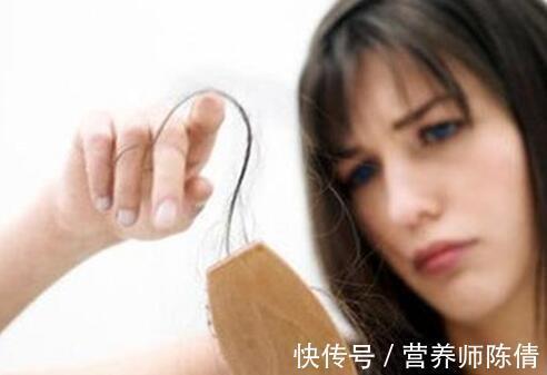 性生活|女性进入更年期,别太节俭,多吃3种“零食”,延缓衰老!