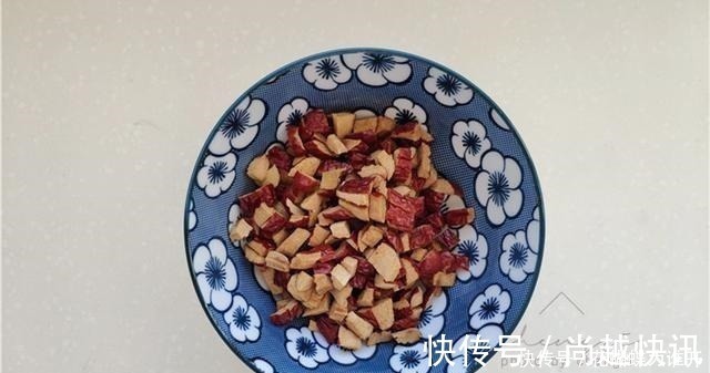 早餐|天冷,45岁老阿姨迷上了这早餐,1周吃3次,别看黑乎乎,特营养