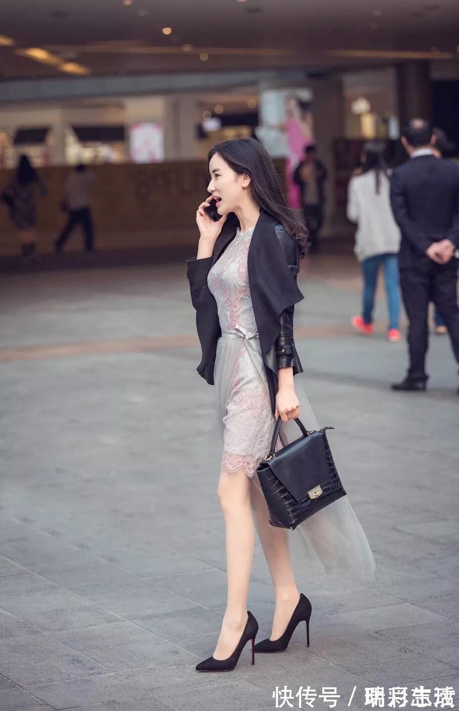 规划|美女脚上搭配一双银灰色的高跟鞋,走路的时候让她腿显得更加迷人