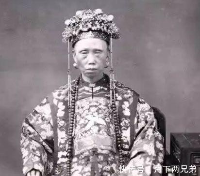 皇宫|从皇宫到民间的女子,谁的幸福指数高,清朝老照片告诉你!