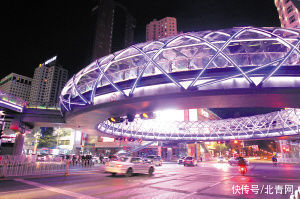 春节灯光秀扮靓春城夜景夜昆明亮起来 越夜越美丽