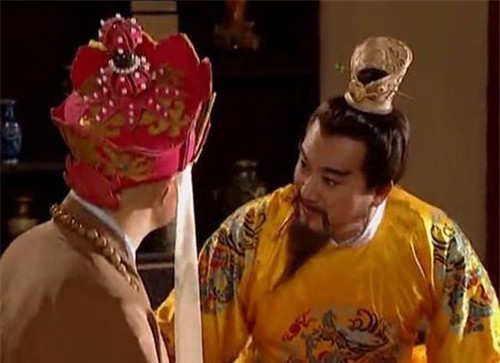 和尚|皇帝问和尚:我怎么死?和尚:死在牛背上,皇帝冷笑,后预言成真