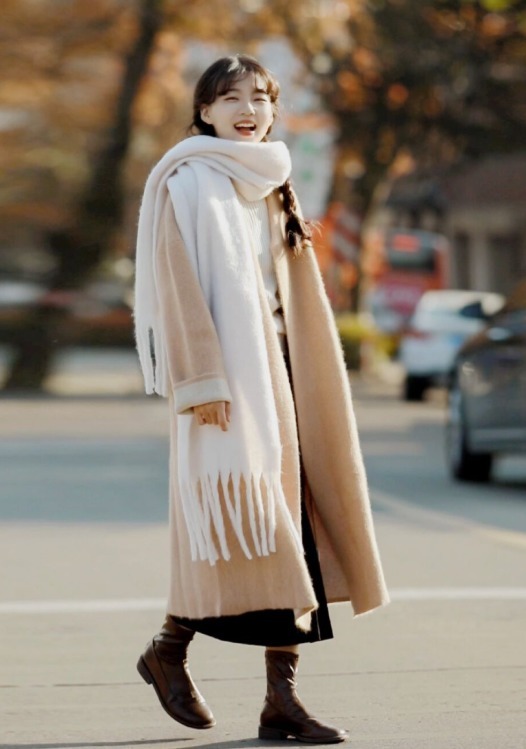 棕色大衣 棕色大衣烂大街?学博主这样搭配,158cm也能穿出强大气场!