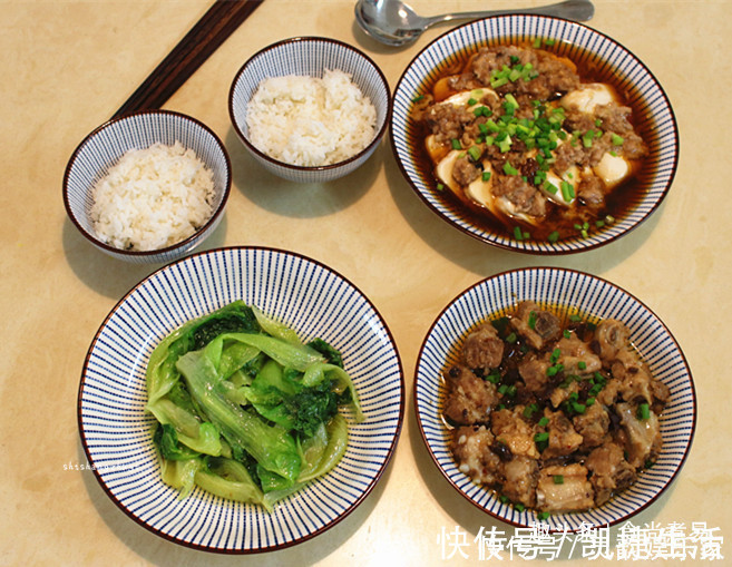 豆腐|两个人的午餐,花了不到30块,荤素搭配很营养,关键还简单
