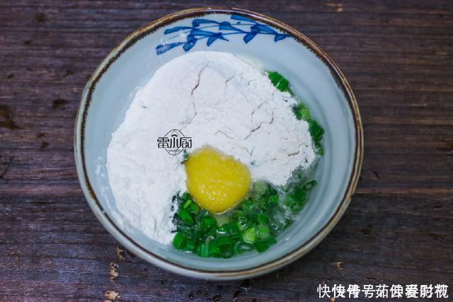 儿子最爱吃的早餐饼,不用揉面,不用整形,2块钱就能吃饱!