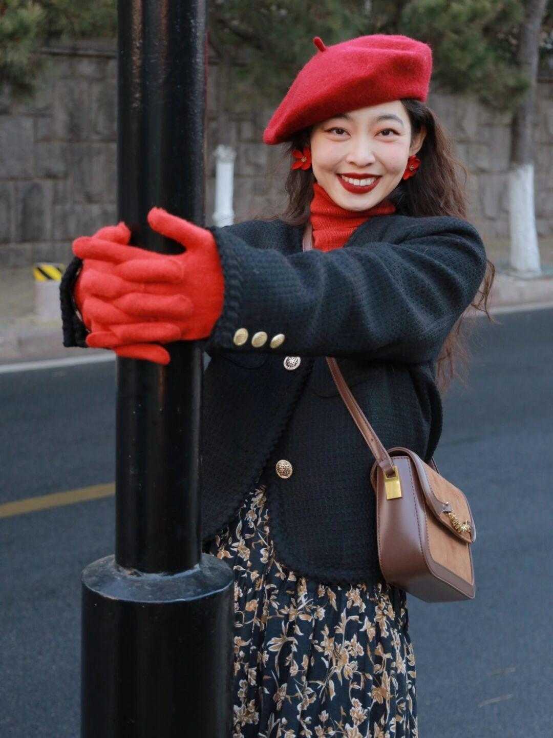 单品|黑红色怎样搭才不落入俗套?试试“内红外黑”,就知道有多牛了