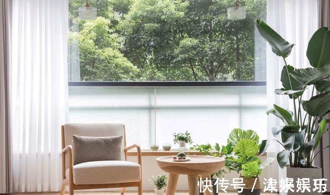 床头柜|103㎡现代简约,留白+原木+绿植,让生活悠闲舒适有故事