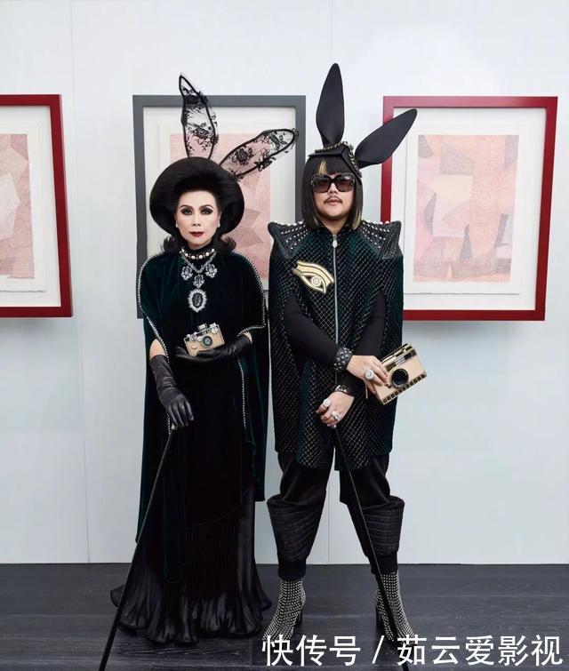 泰国母子炫富,珠宝论斤戴,包包堆成山,品味奇特