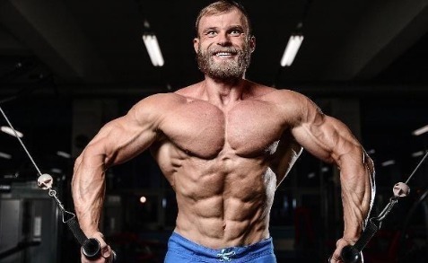 男性|男性睡觉时出现“遗精”多半与3件事有关，若出现请尽快调整