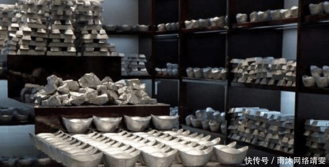 银子@古代银子真实样子,不仅丑上面还都是牙齿印,扔地上都认不出来