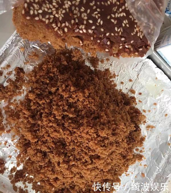 半个南瓜，1个鸡蛋，不用一滴水，比油条做法简单，比蛋糕还好吃