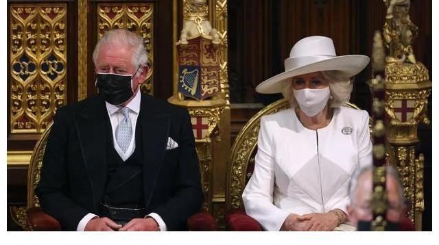 钻石#曾被骂地表最强卡三,如今一身珠光宝气,她赢得了爱情和珠宝