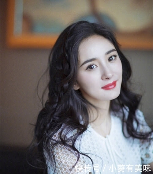 款发型|今年流行靠发型“拯救”大脸!别错过这4个发型,让你秒变小v脸